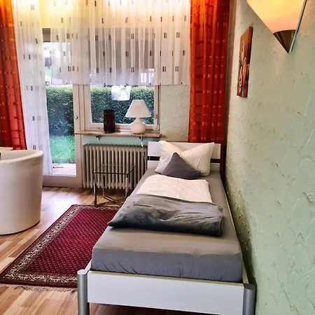 Сasa de vacaciones Zi14 Einzelzimmer Schoenblick Mit Eigener Terrasse Bad Herrenalb