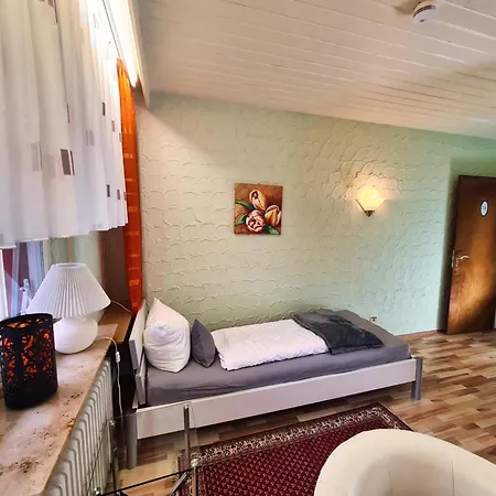 Сasa de vacaciones Zi14 Einzelzimmer Schoenblick Mit Eigener Terrasse Bad Herrenalb